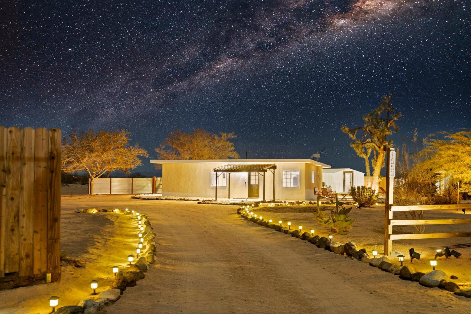 Private Jt Cabin - Ev L2 Station, Hammocks, Fire Pit, Bbq, Bocce Ball, Cornhole Yucca Valley Εξωτερικό φωτογραφία