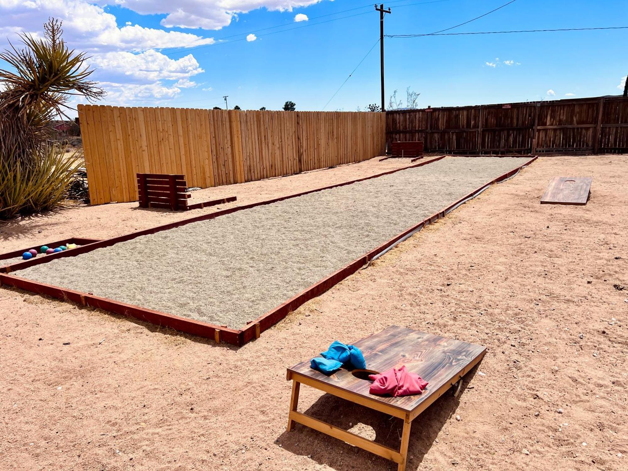 Private Jt Cabin - Ev L2 Station, Hammocks, Fire Pit, Bbq, Bocce Ball, Cornhole Yucca Valley Εξωτερικό φωτογραφία